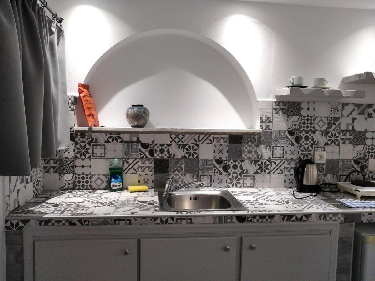 Lucia 公寓式飯店 Perissa (Santorini)