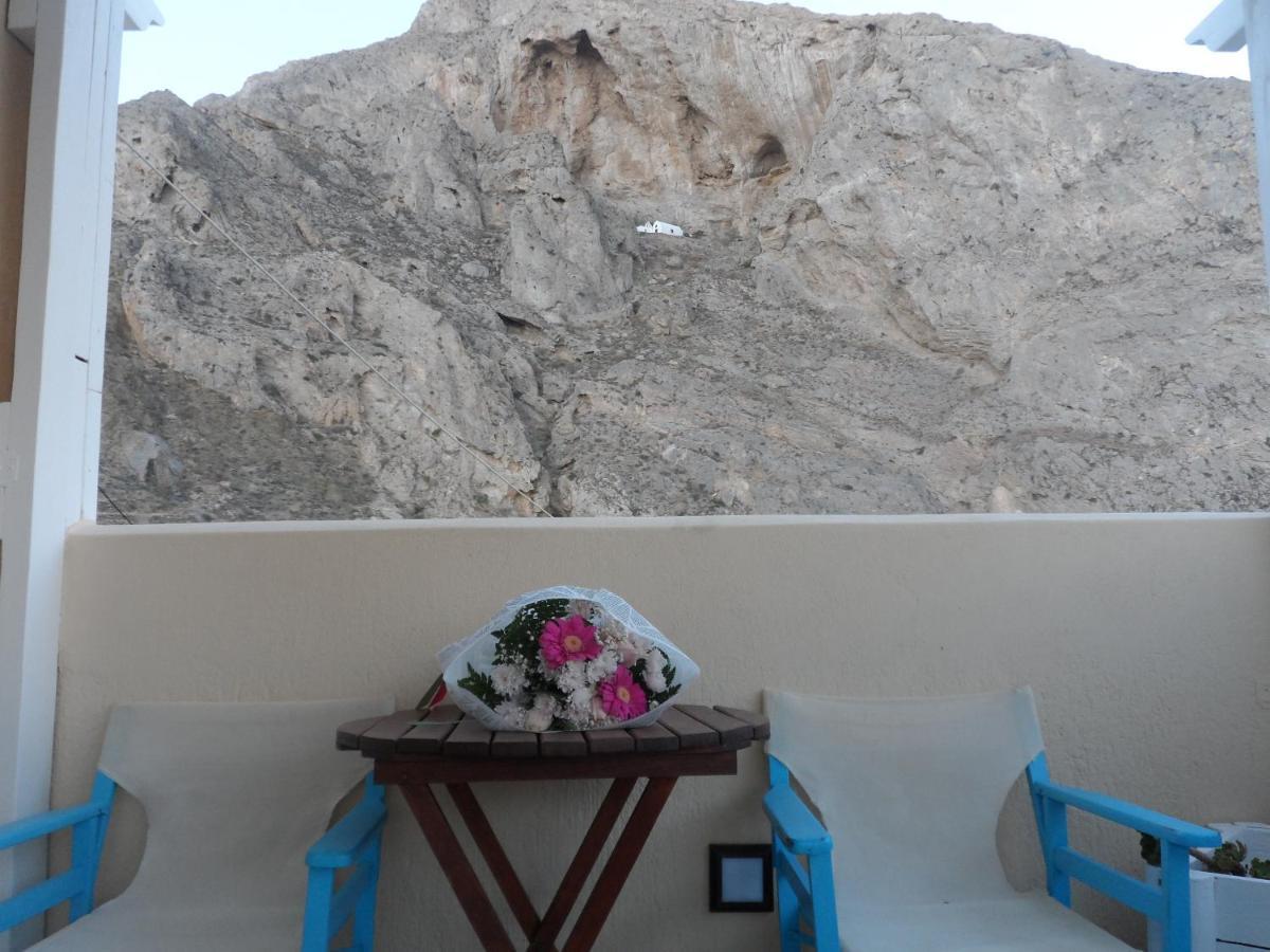 Lucia Perissa (Santorini)